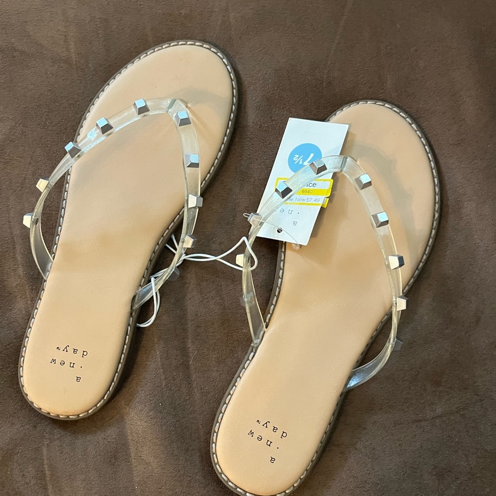Sandals. New with tag